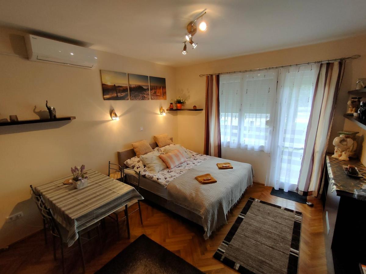 Ferienwohnung Rosy Apartman Vonyarcvashegy Exterior foto