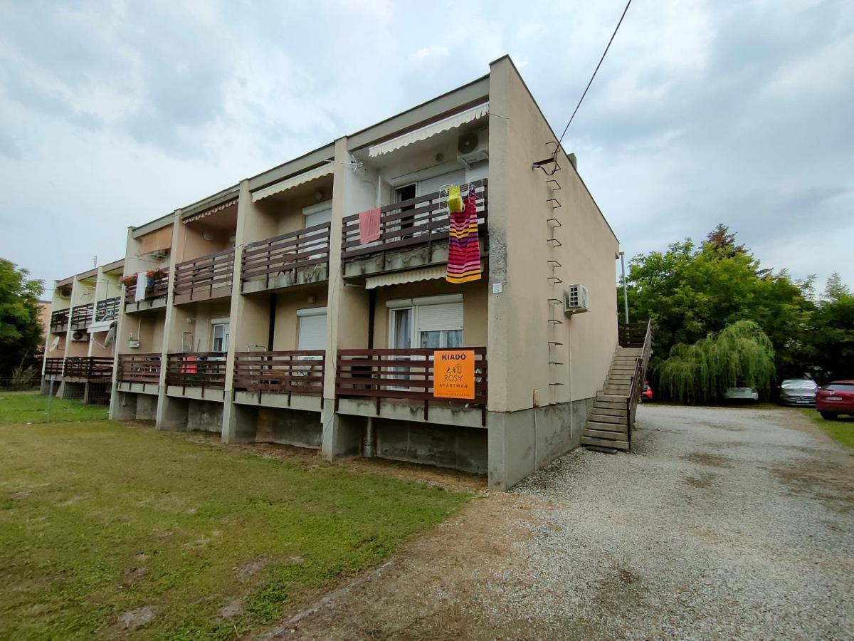 Ferienwohnung Rosy Apartman Vonyarcvashegy Exterior foto