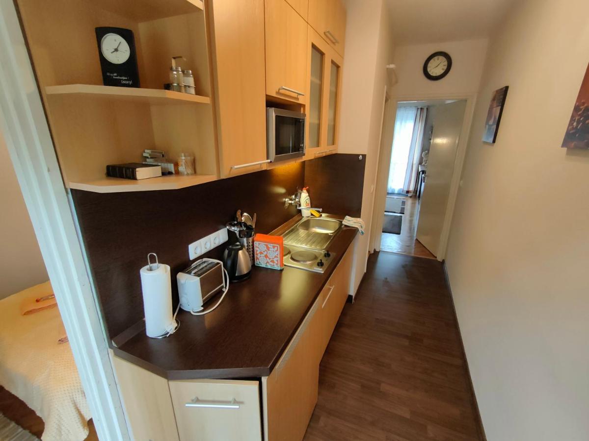 Ferienwohnung Rosy Apartman Vonyarcvashegy Exterior foto