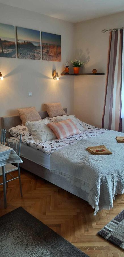 Ferienwohnung Rosy Apartman Vonyarcvashegy Exterior foto